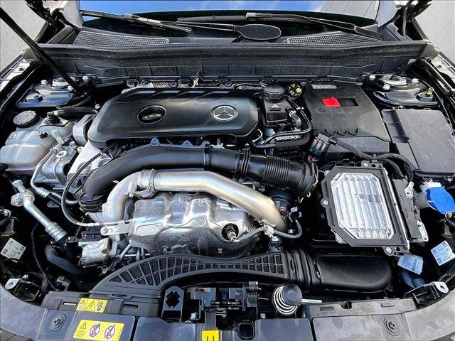 Used 2025 Mercedes-Benz GLB 250 image 11
