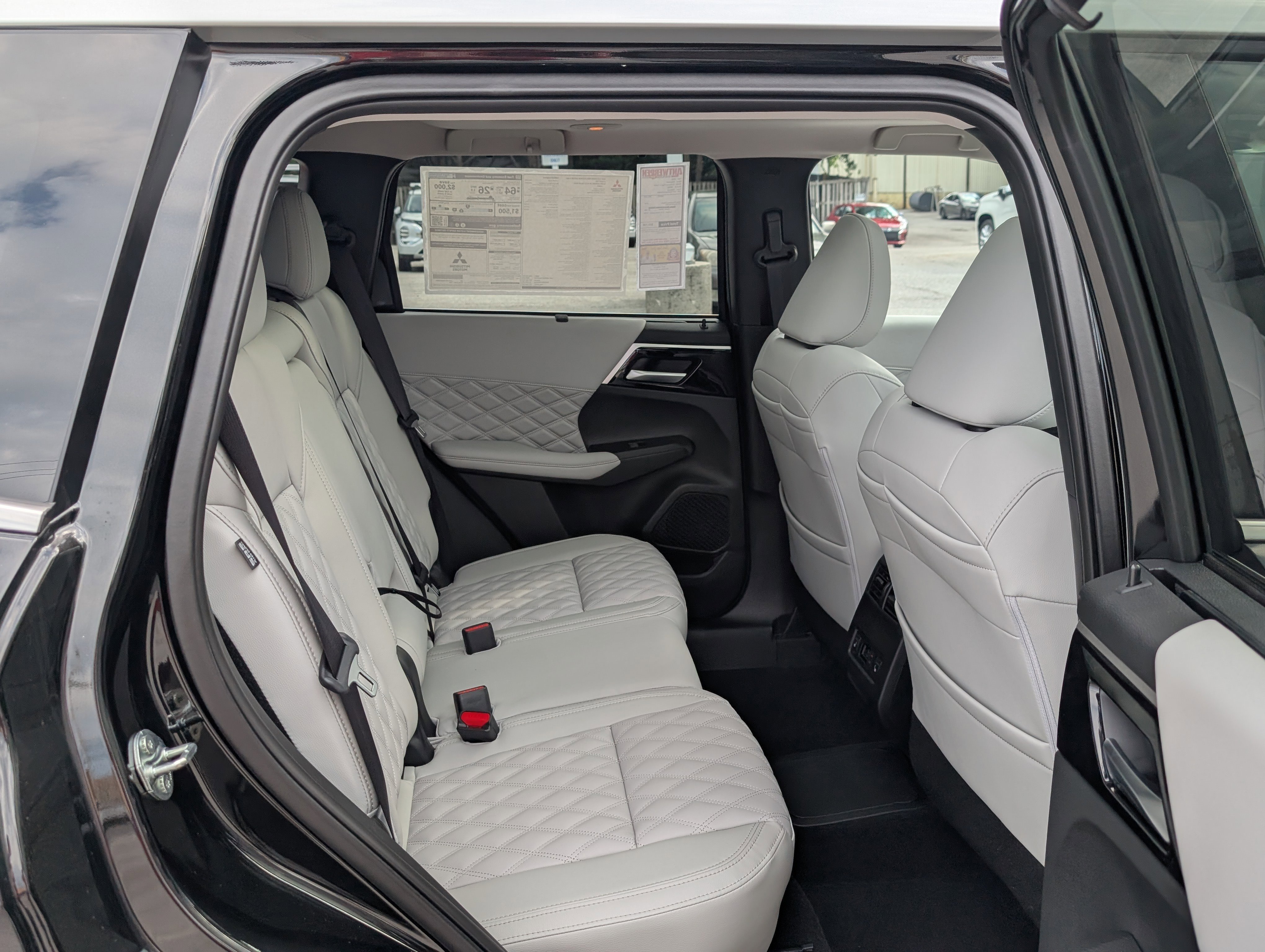 New 2025 Mitsubishi Outlander SEL image 14