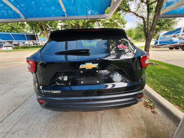 Used 2024 Chevrolet Trax LS w/ LS Convenience Package image 5