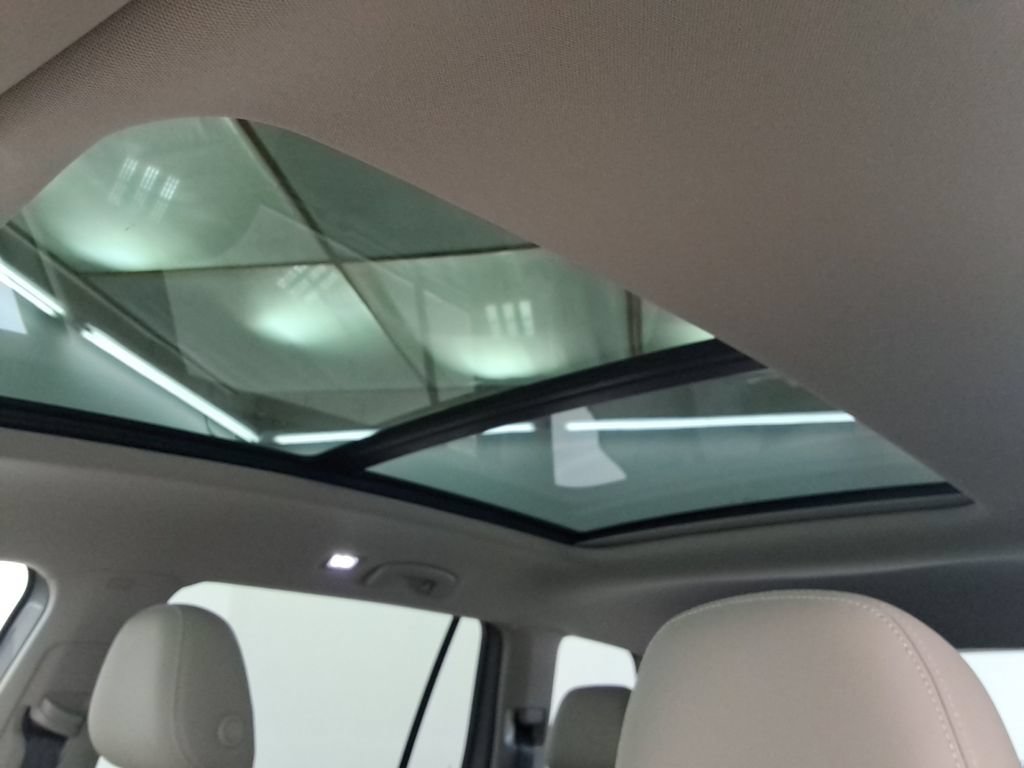 Used 2026 Volkswagen Atlas SE w/ Panoramic Sunroof Package FWD image 18