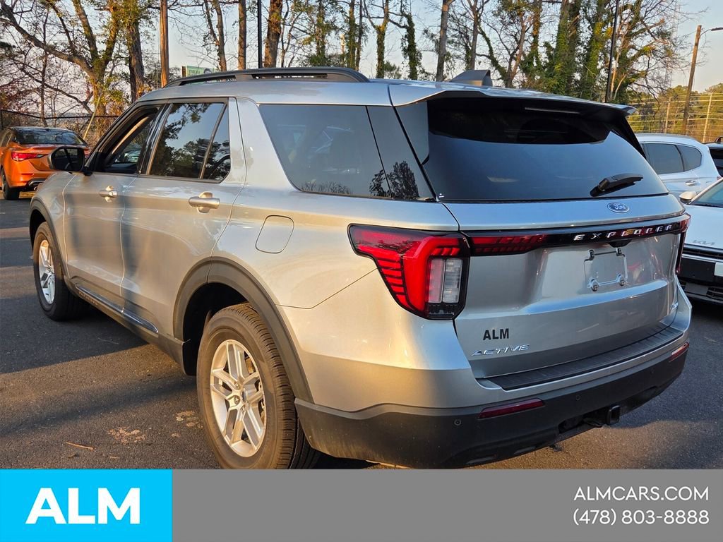Used 2025 Ford Explorer Active image 4