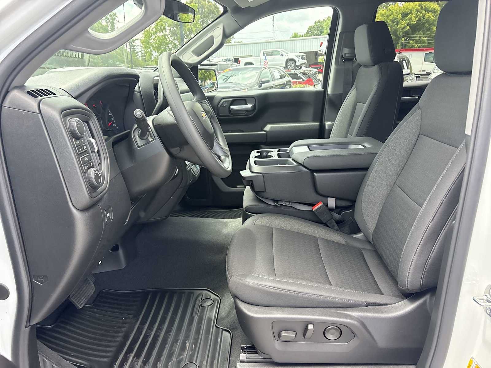 New 2026 Chevrolet Silverado 1500 Custom AWD/4WD image 18