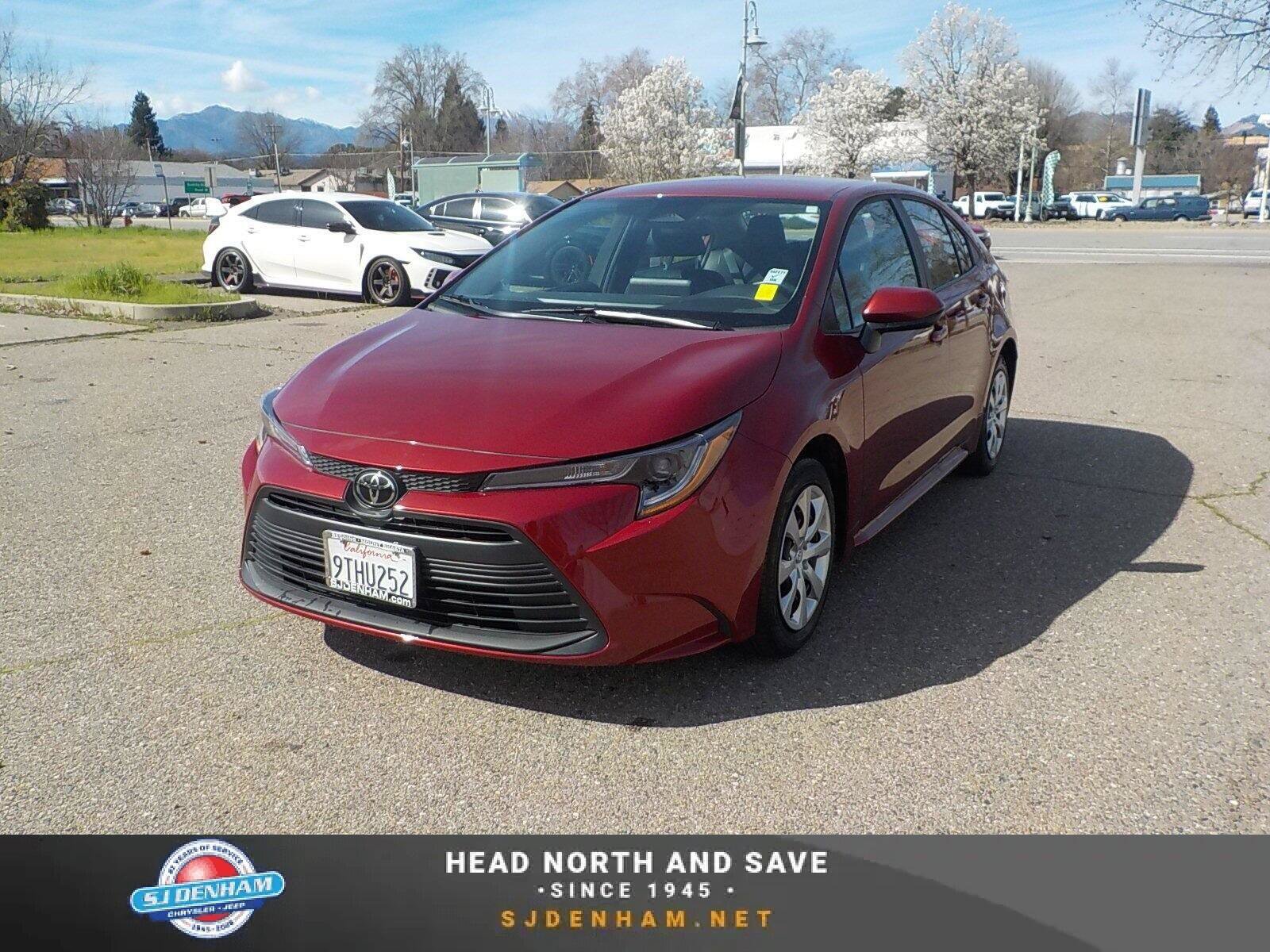 Used 2025 Toyota Corolla LE FWD image 1