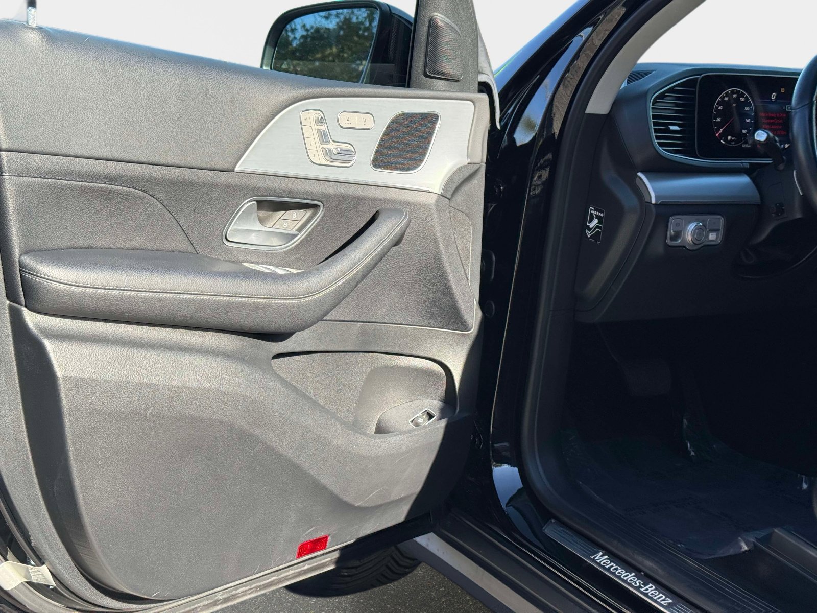 Used 2024 Mercedes-Benz GLE 350 4MATIC image 38