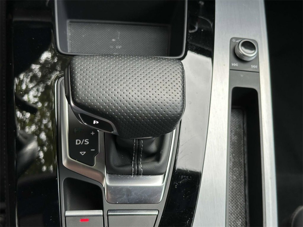 Used 2021 Audi Q5 e Prestige image 13