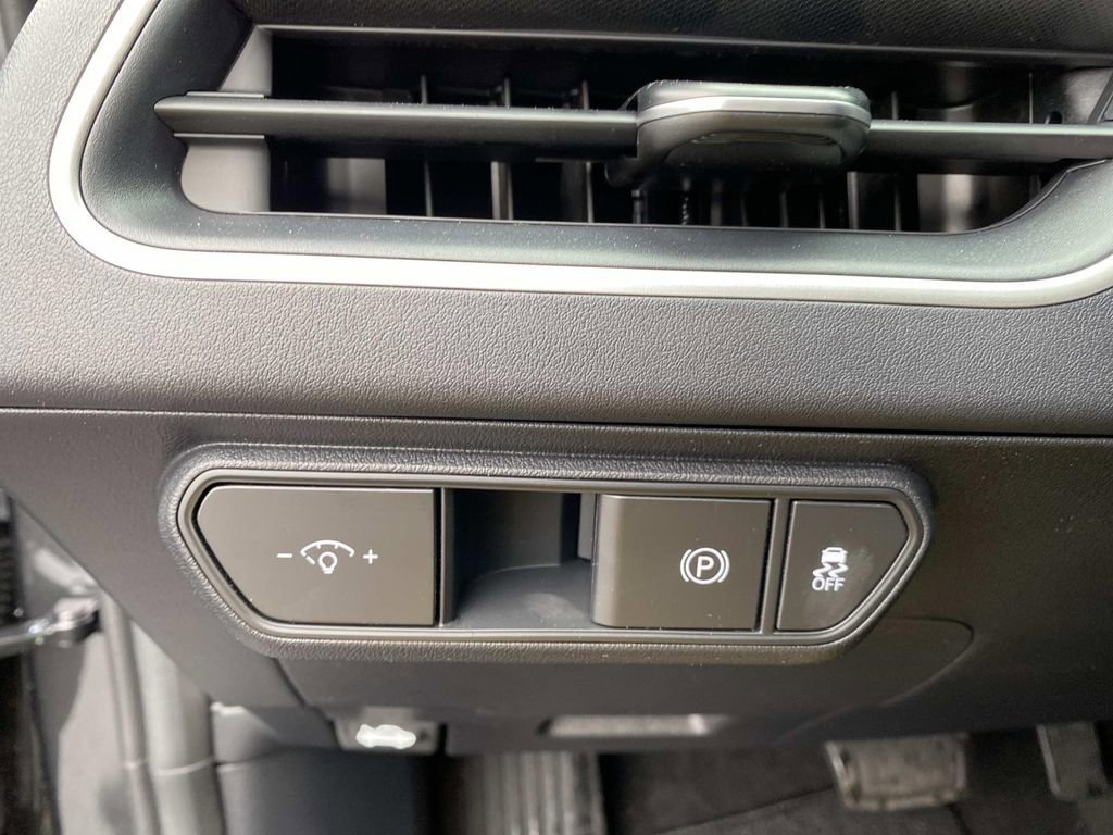 New 2026 Kia K4 LXS image 13