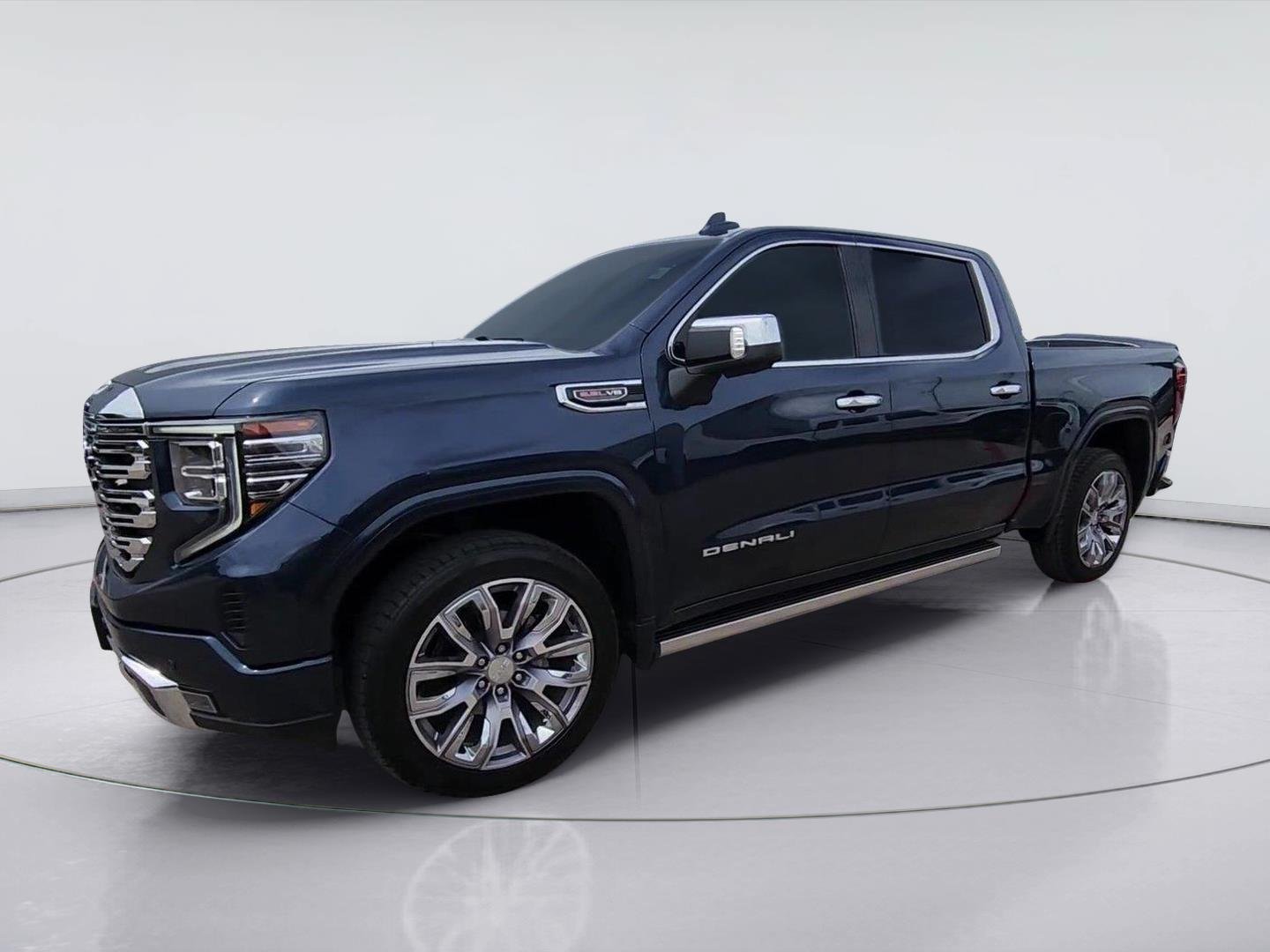 Certified 2022 GMC Sierra 1500 Denali w/ Denali Reserve Package AWD/4WD image 4