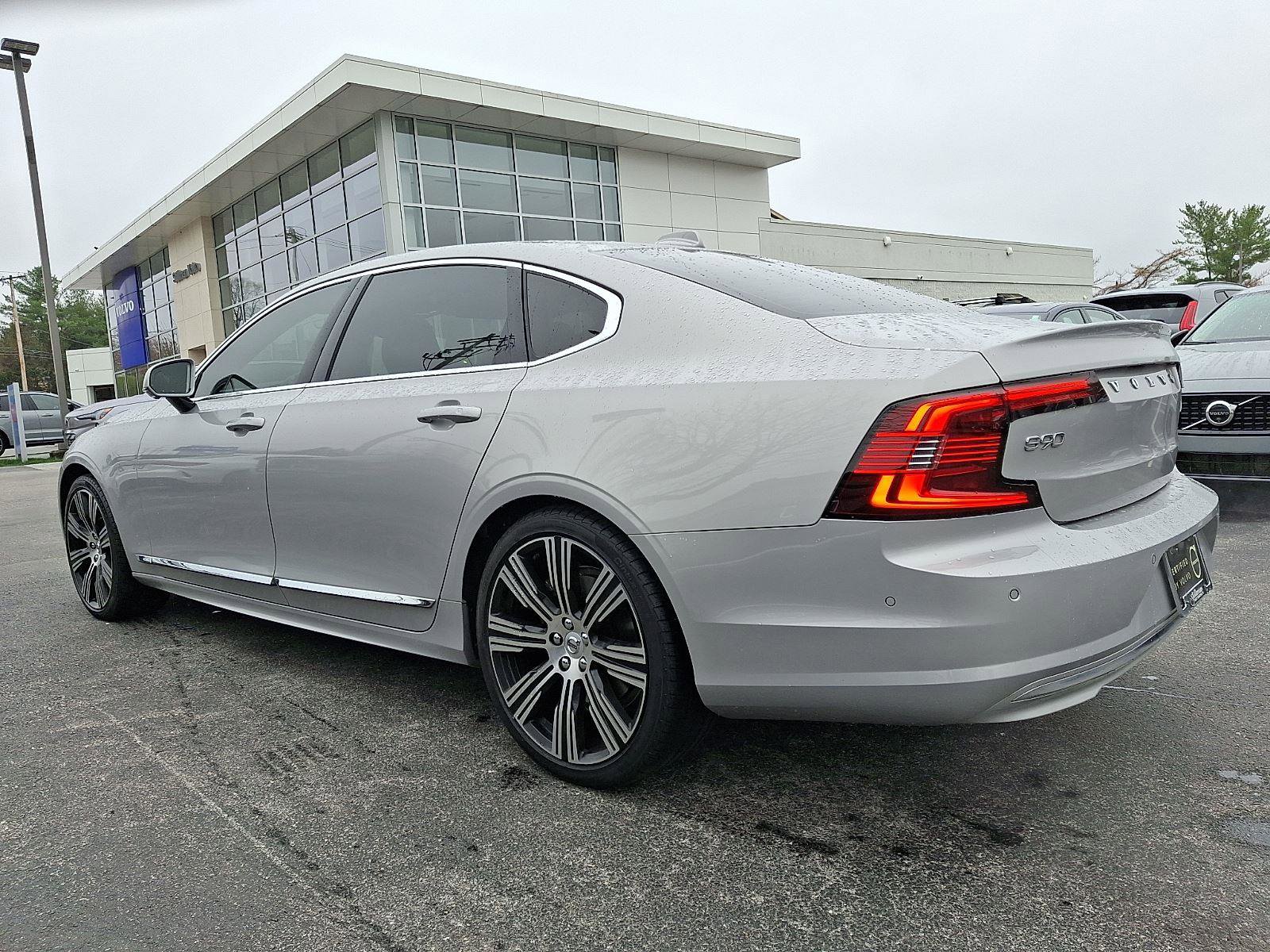 Certified 2023 Volvo S90 B6 Ultimate image 4