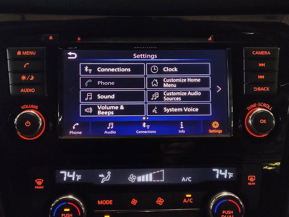 Used 2018 Nissan Rogue SV image 25