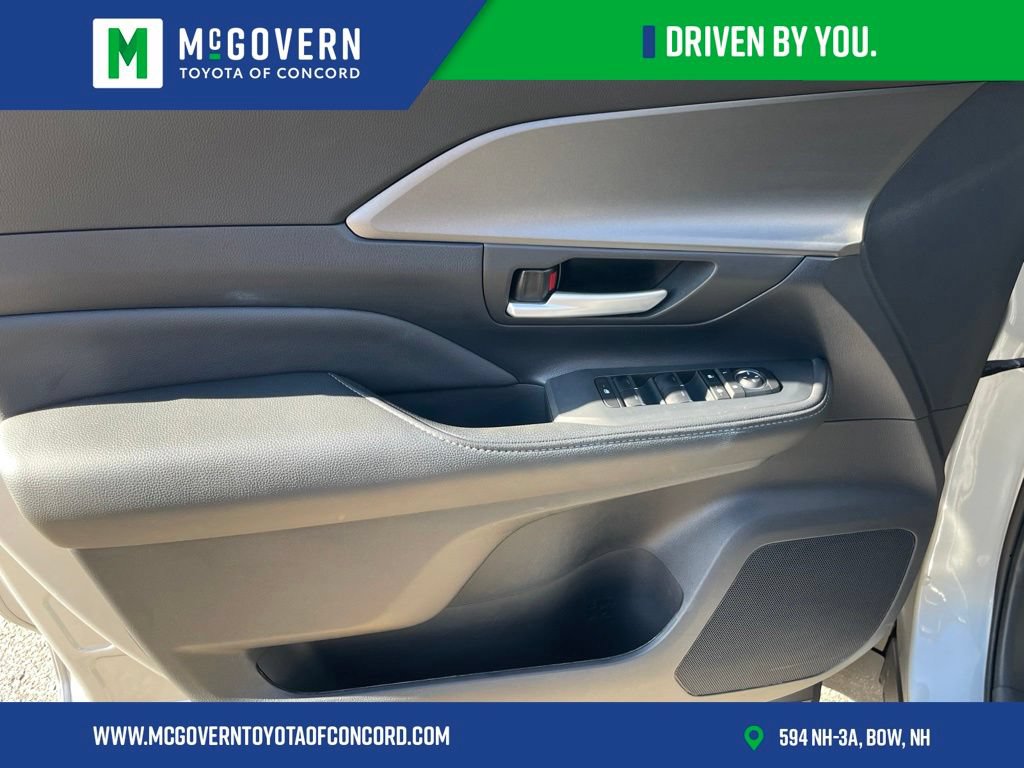 Used 2026 Toyota Grand Highlander AWD image 13