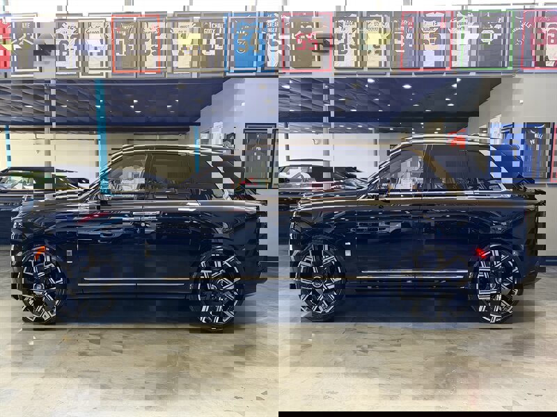 Used 2026 Rolls-Royce Cullinan image 9