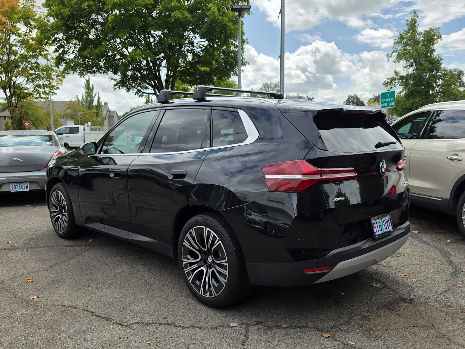 Used 2025 BMW X3 xDrive30i w/ Premium Package AWD/4WD image 5