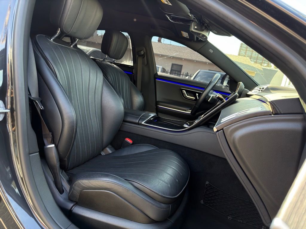Used 2022 Mercedes-Benz S 500 4MATIC w/ AMG Line Package image 25