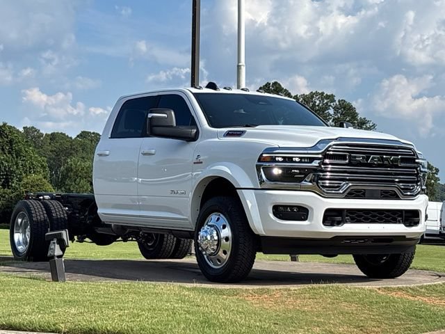 New 2026 RAM 4500 4x4 Crew Cab DRW w/ Laramie Trim Package