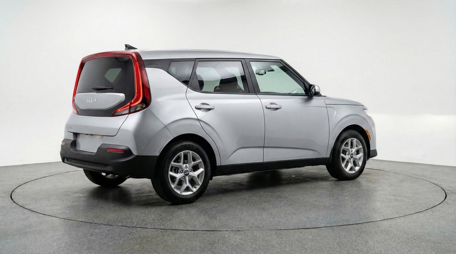 Used 2025 Kia Soul LX w/ LX Technology Package image 9