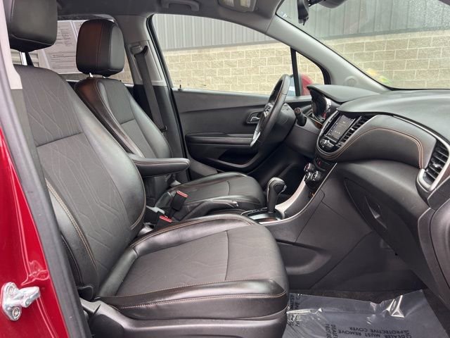 Used 2022 Chevrolet Trax LT w/ LT Convenience Package image 10
