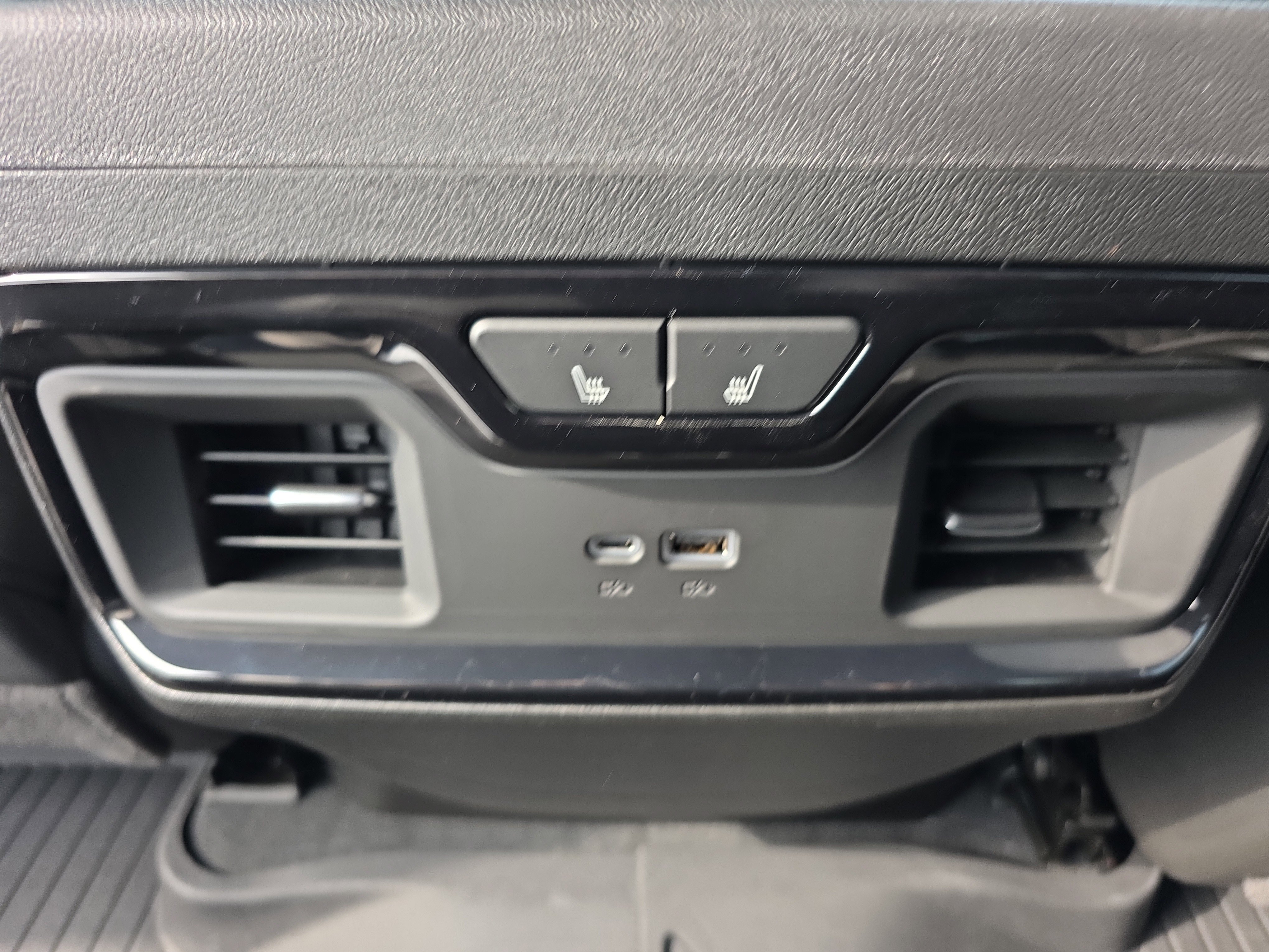 New 2026 GMC Sierra 2500 AT4 w/ AT4 Premium Plus Package image 32