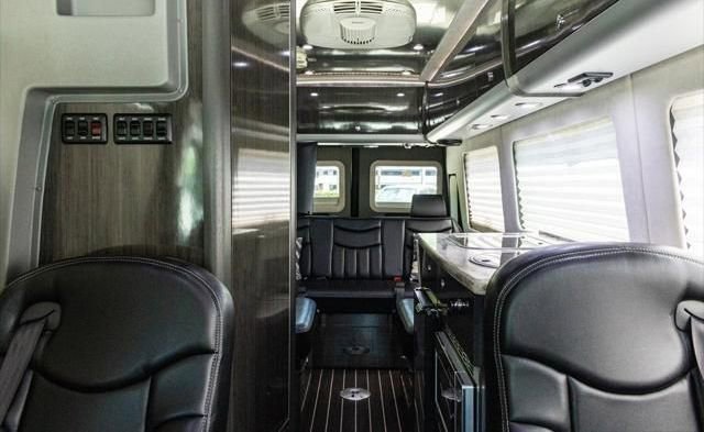 Used 2014 Mercedes-Benz Sprinter 3500 image 3