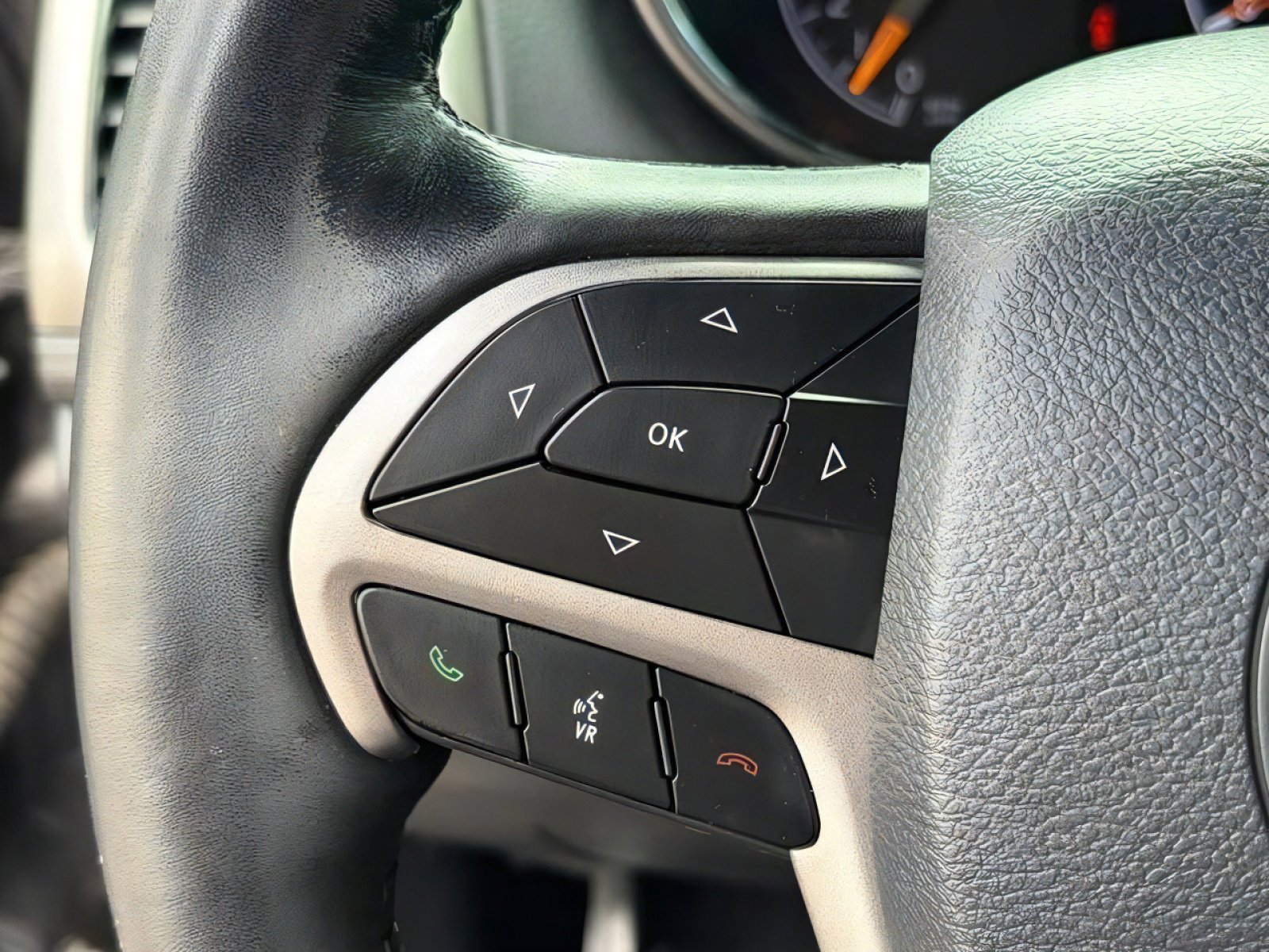 Used 2020 Jeep Grand Cherokee Altitude image 20