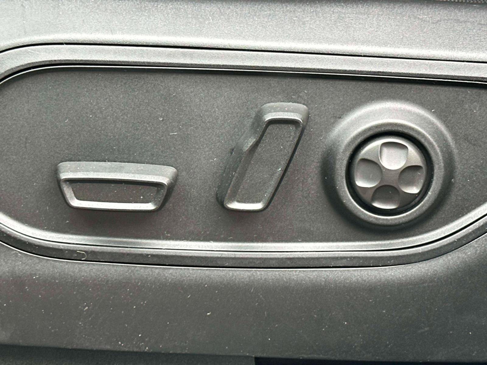 Used 2024 Jeep Grand Cherokee L Altitude image 17