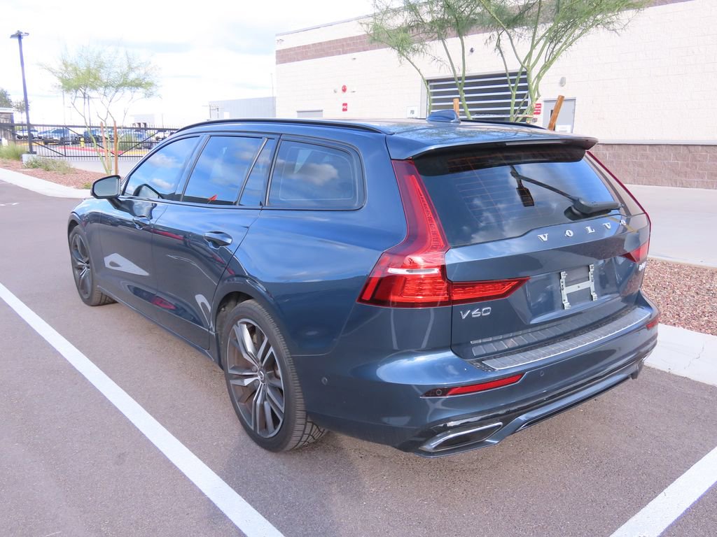 Used 2019 Volvo V60 T6 R-Design image 4