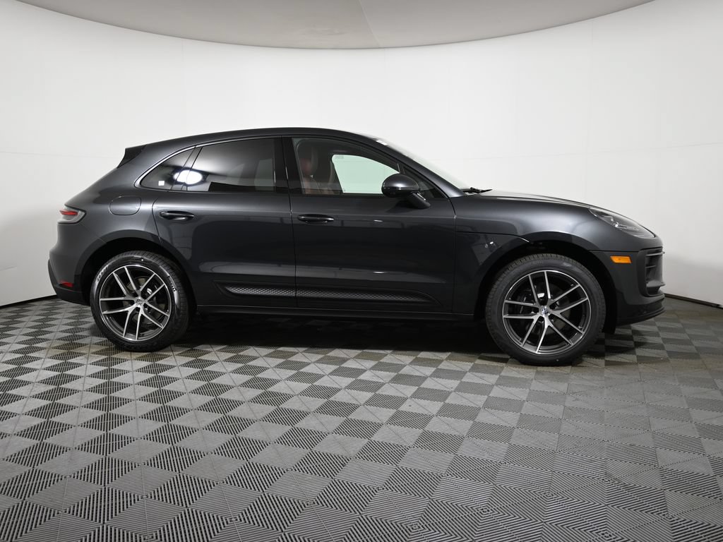Used 2026 Porsche Macan AWD/4WD image 8