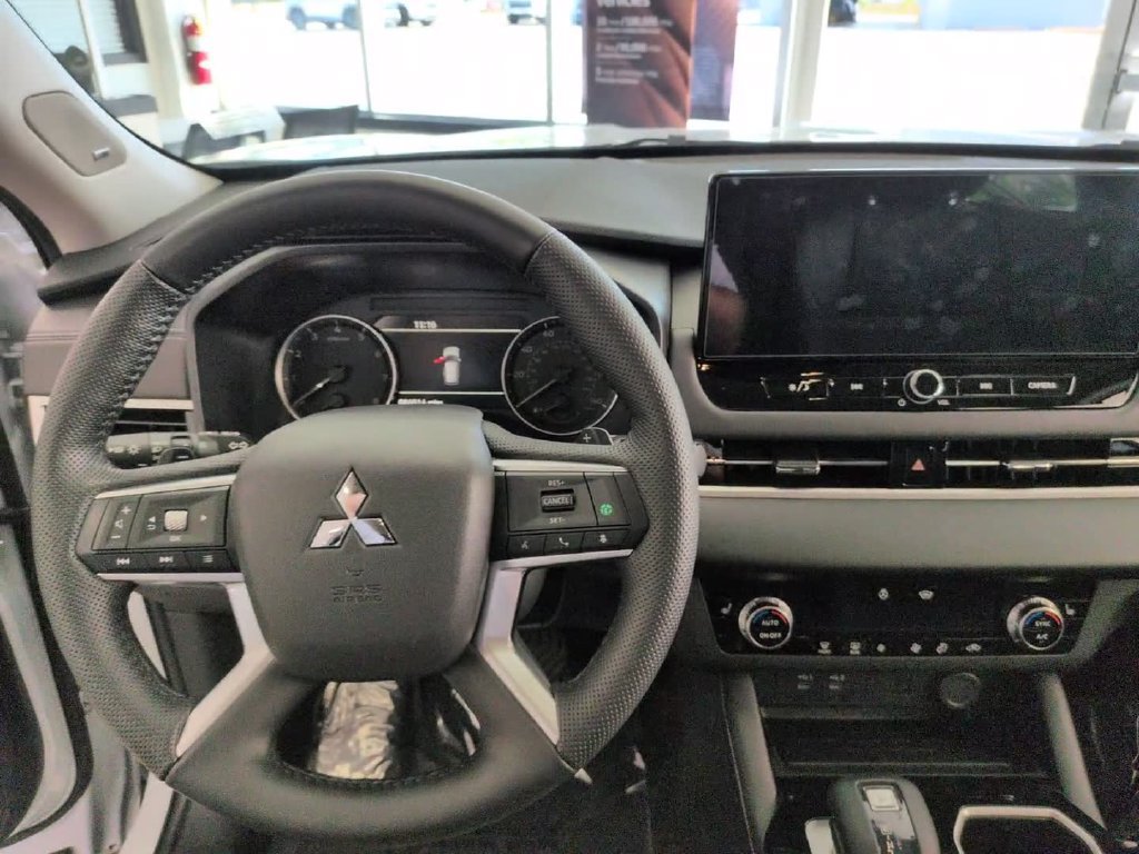 New 2026 Mitsubishi Outlander SE AWD/4WD image 25