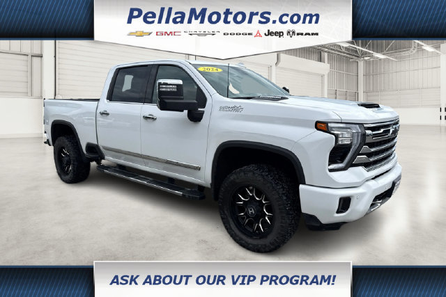 Used 2024 Chevrolet Silverado 3500 High Country w/ High Country Premium Package AWD/4WD image 1