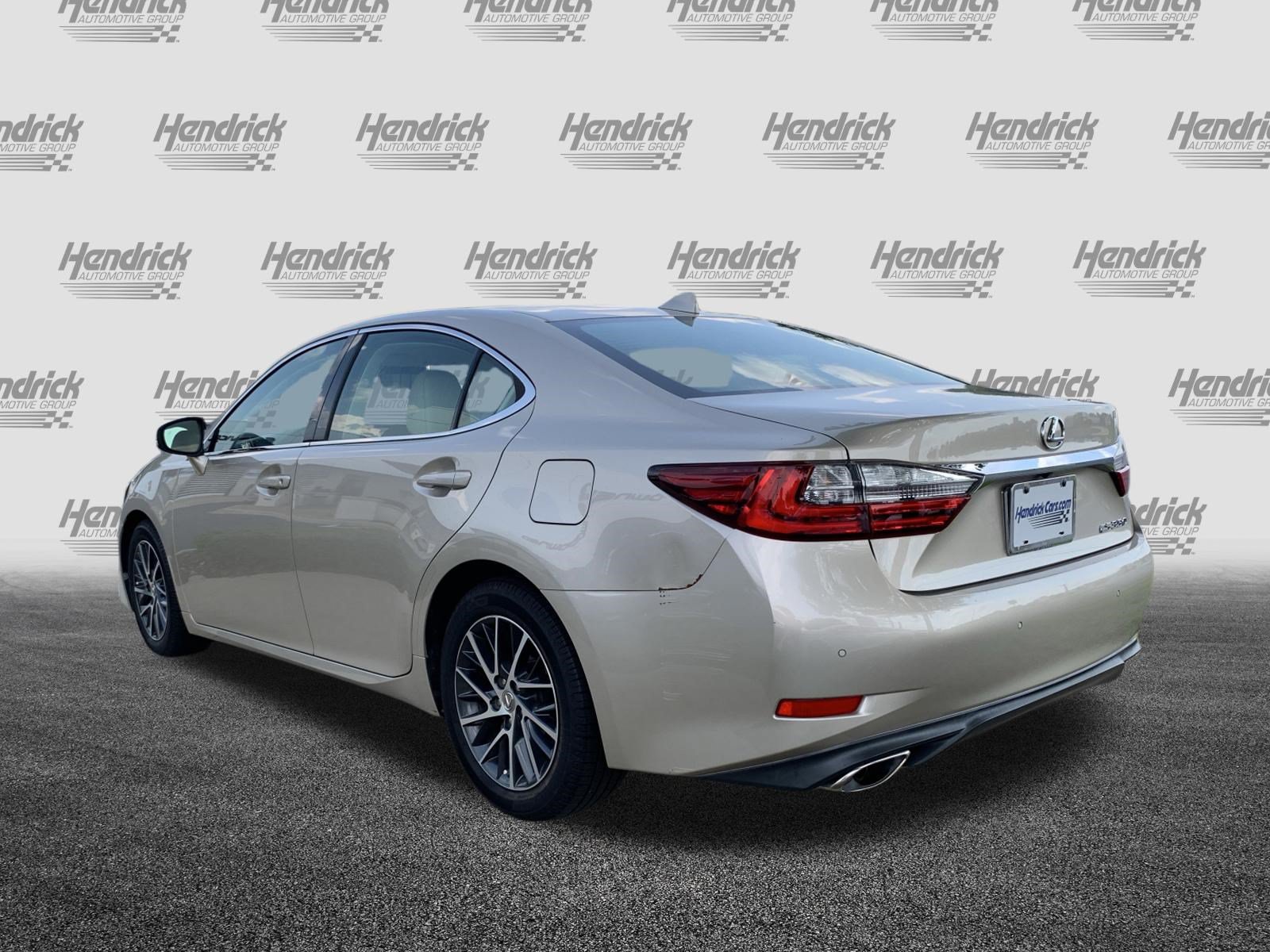 Used 2016 Lexus ES 350 w/ Luxury Package w/Wood Trim FWD image 8