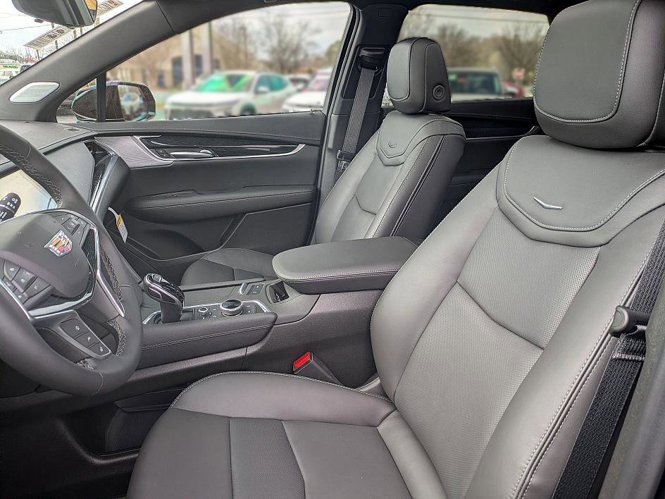 New 2026 Cadillac XT5 Premium Luxury w/ LPO, ONYX Package AWD/4WD image 10