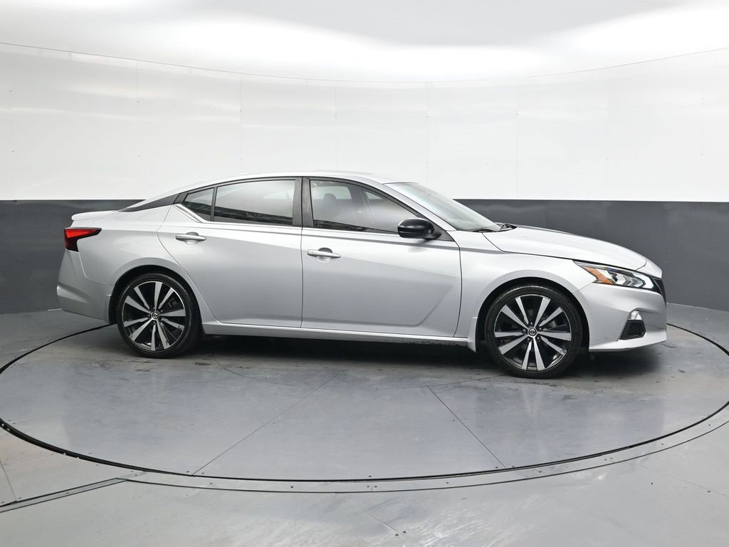Used 2020 Nissan Altima 2.5 SR w/ Premium Package image 3