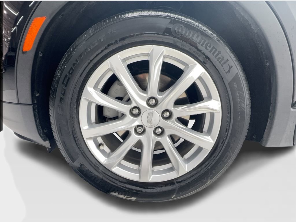 Used 2022 Cadillac XT4 Luxury w/ Cold Weather Package image 13