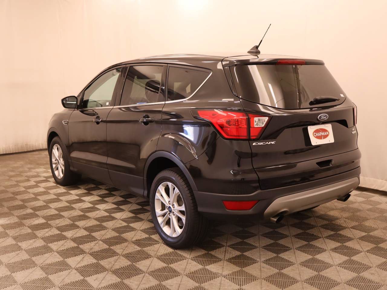 Used 2019 Ford Escape SE FWD image 3