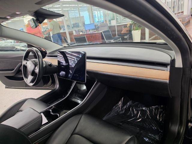 Used 2019 Tesla Model 3 Mid Range RWD image 9
