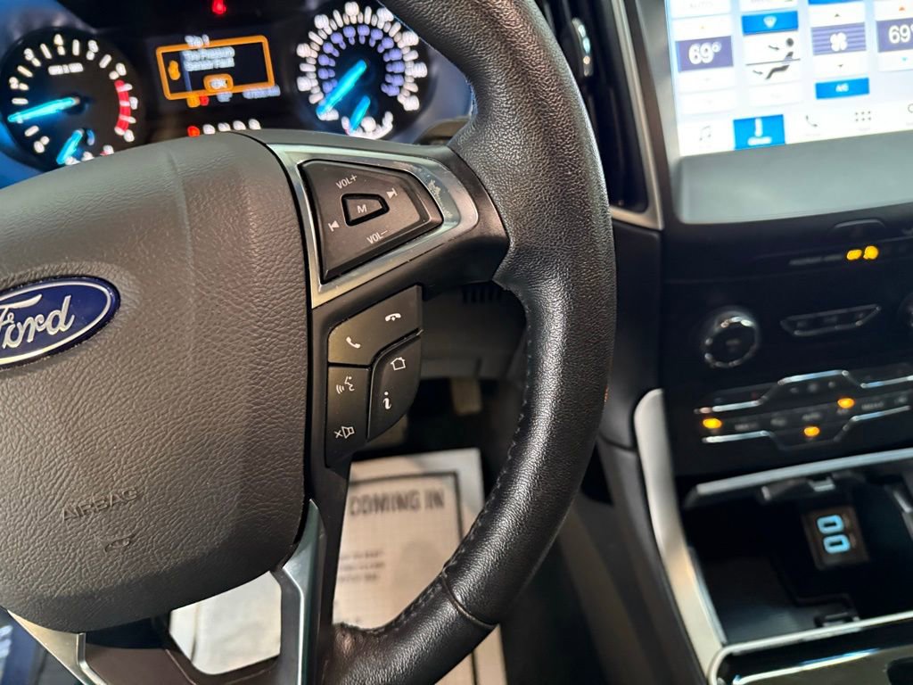 Used 2019 Ford Edge SEL image 18