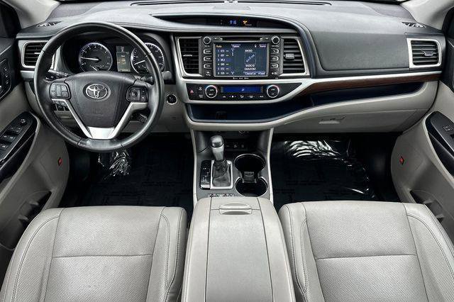 Used 2016 Toyota Highlander Limited image 17