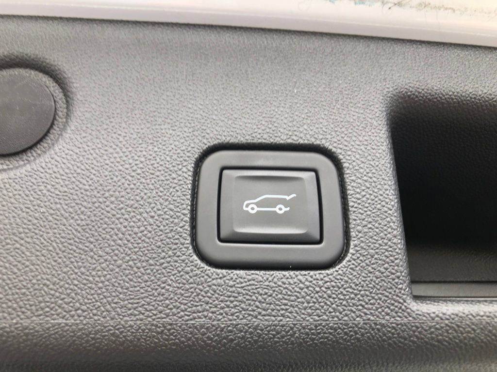 Used 2022 Chevrolet Equinox Premier image 9