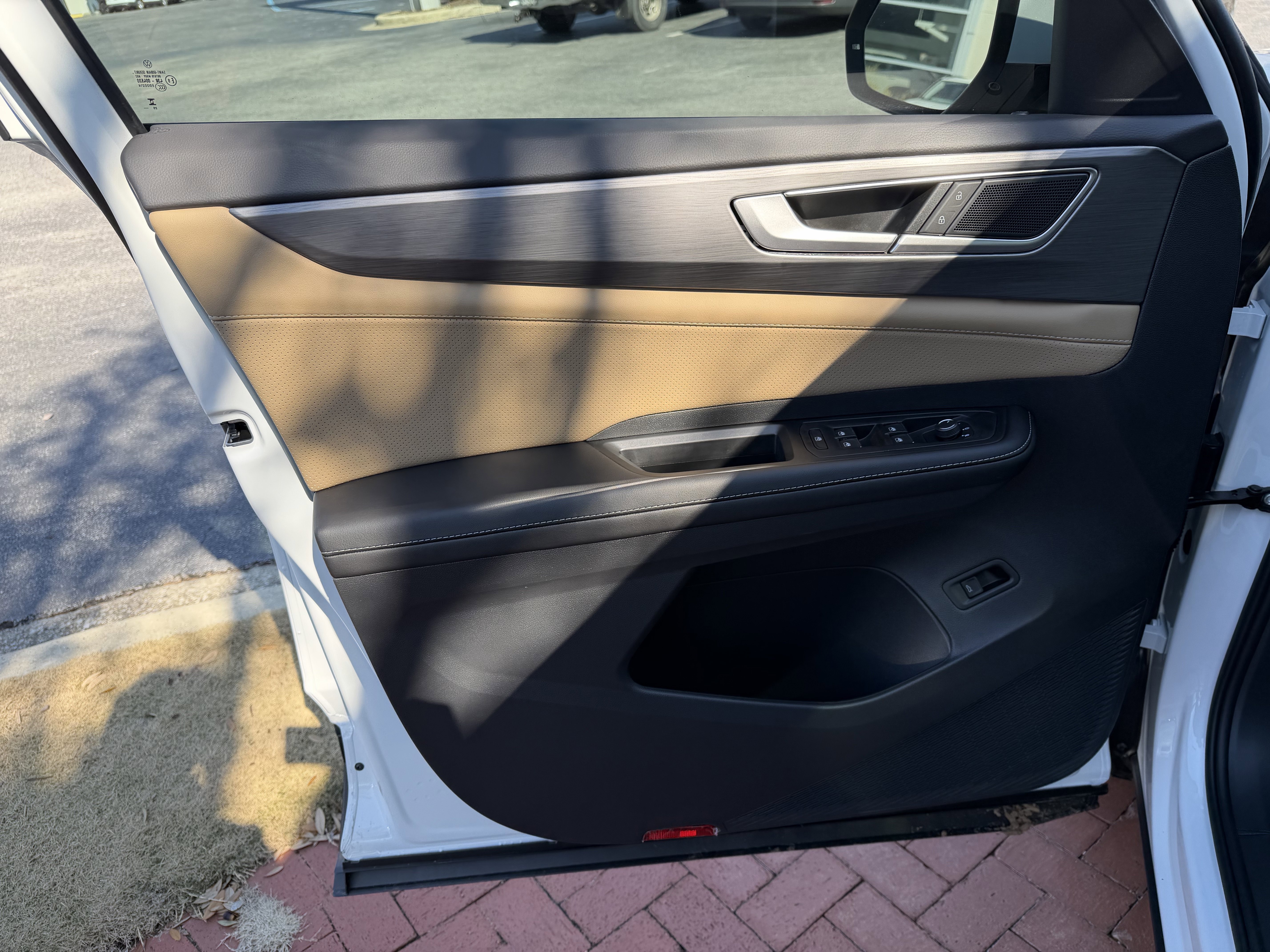 New 2026 Volkswagen Atlas Cross Sport SE image 14