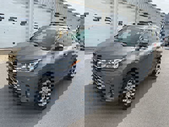 Used 2017 Toyota Highlander Limited AWD/4WD image 2