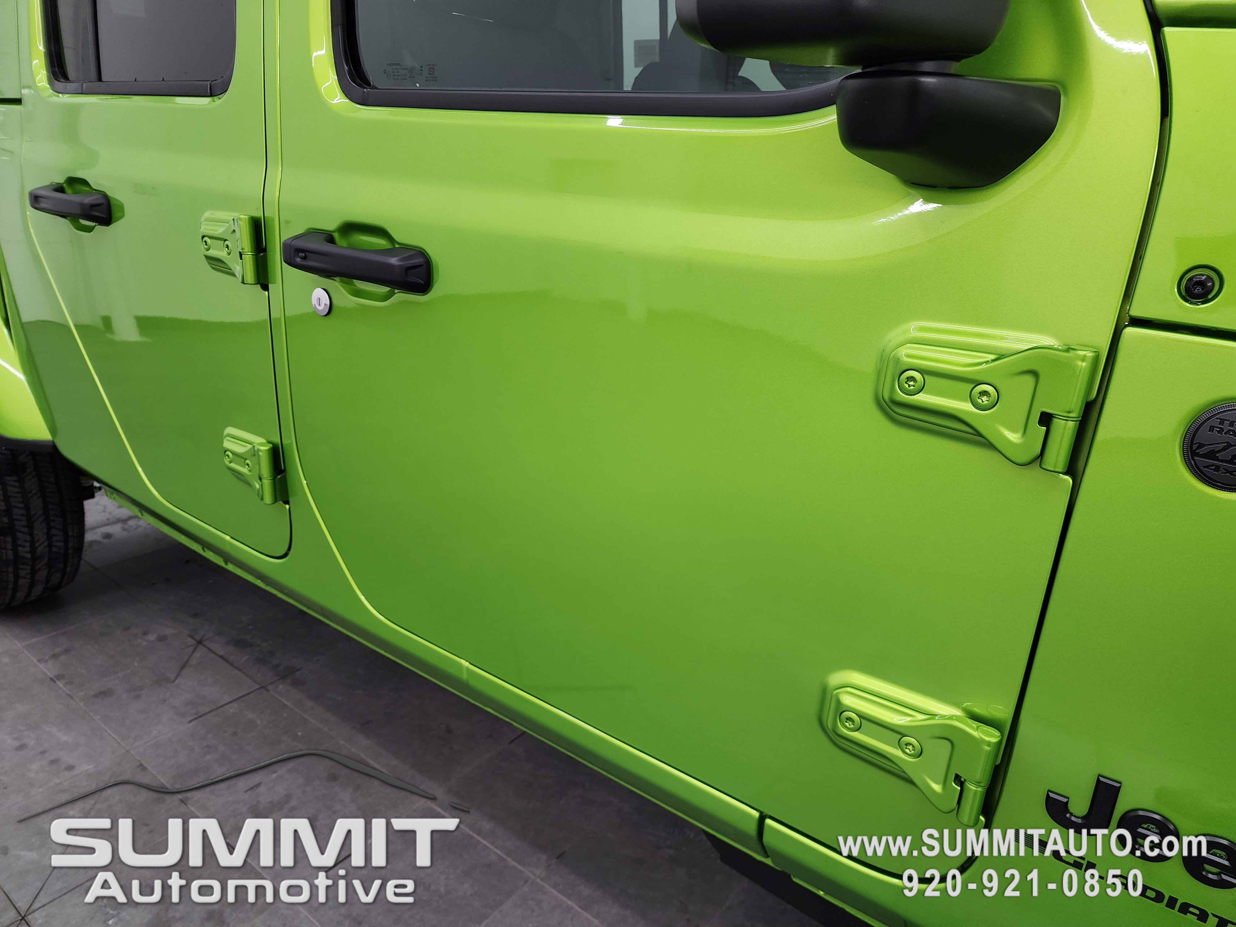 New 2026 Jeep Gladiator Sahara image 24