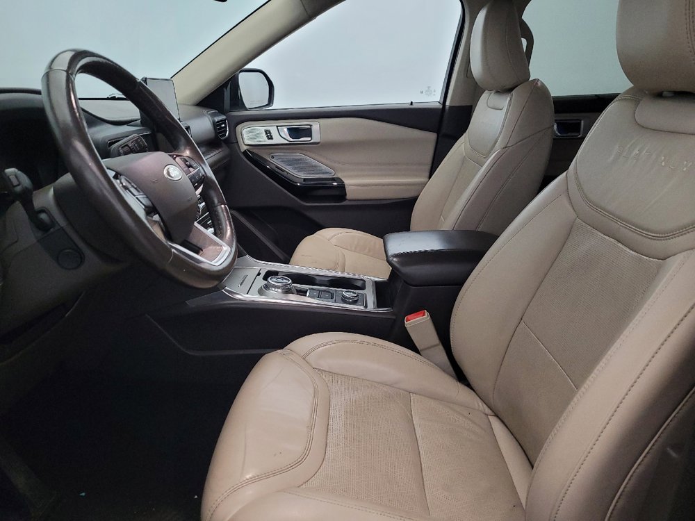 Used 2022 Ford Explorer Platinum w/ Premium Technology Package image 17