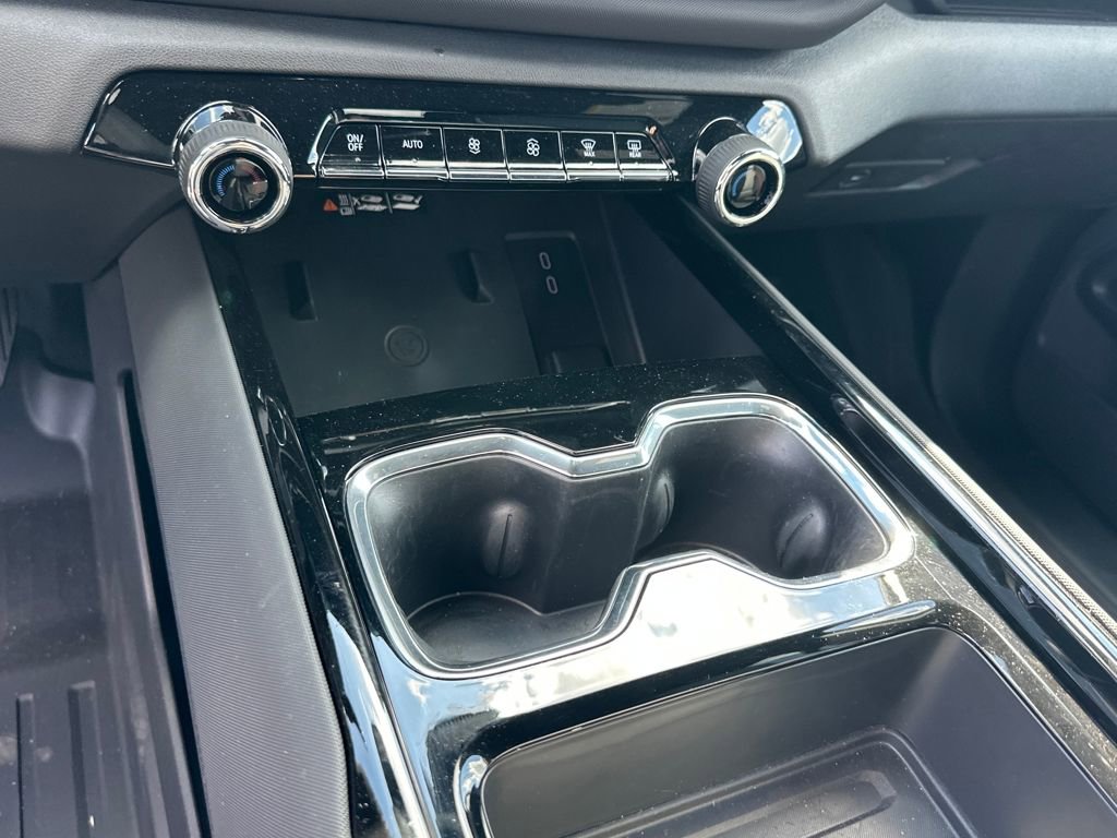 New 2025 Chevrolet Silverado EV LT image 21