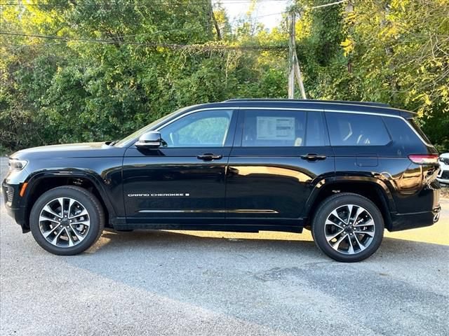 New 2025 Jeep Grand Cherokee L Overland w/ Advanced Protech Group III AWD/4WD image 8