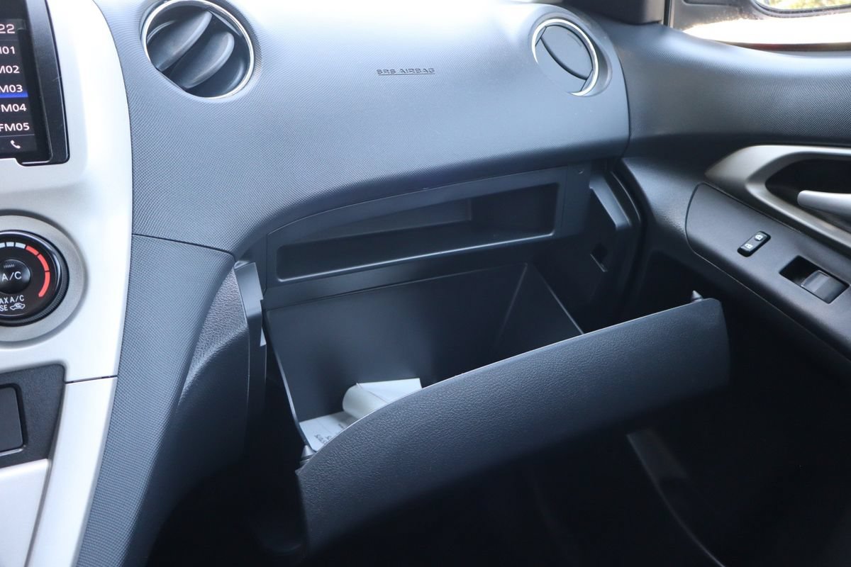 Used 2009 Toyota Matrix FWD image 34