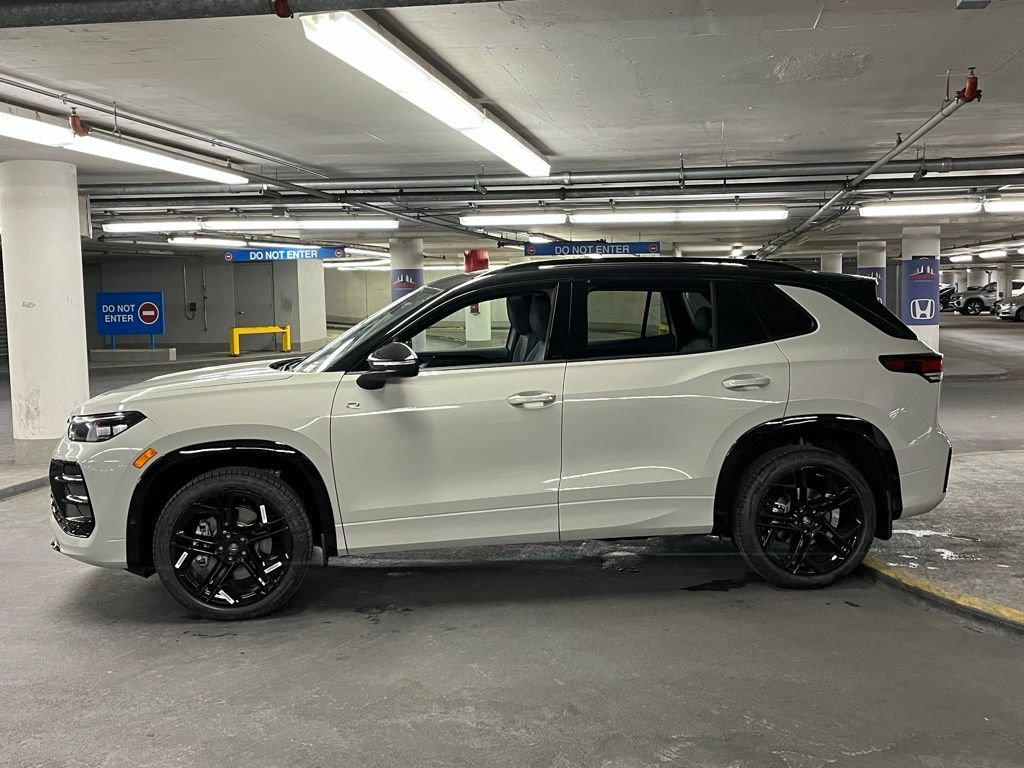 New 2026 Volkswagen Tiguan SE R-Line FWD image 34