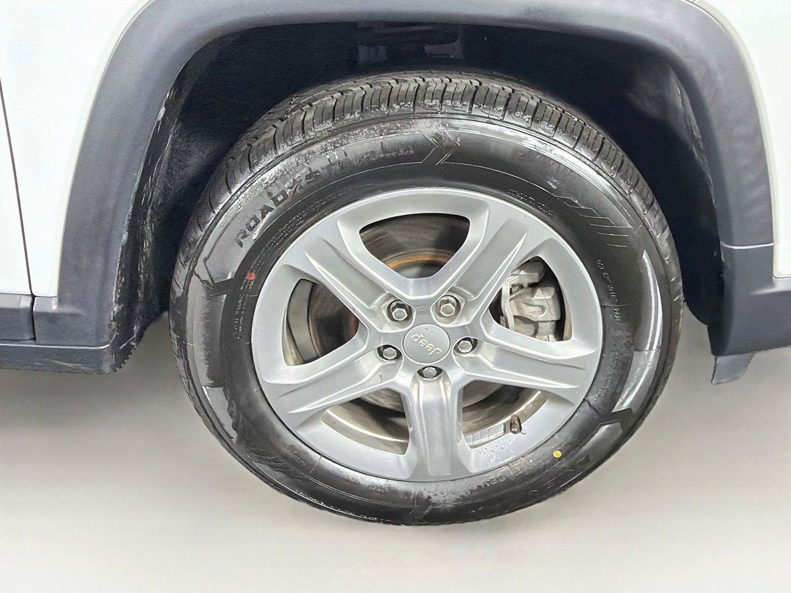 Used 2024 Jeep Compass Latitude AWD/4WD image 35