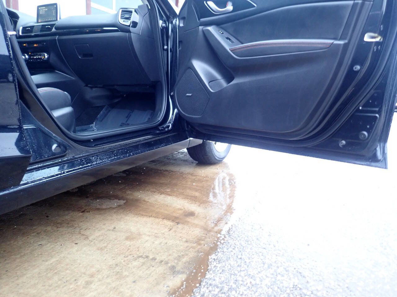 Used 2016 MAZDA MAZDA3 i Grand Touring image 31