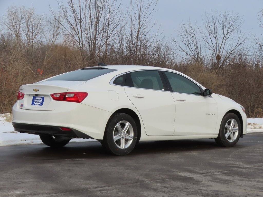 New 2025 Chevrolet Malibu LS image 3
