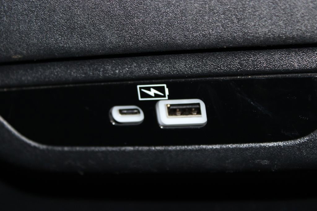 Used 2022 Chrysler Pacifica Limited image 36