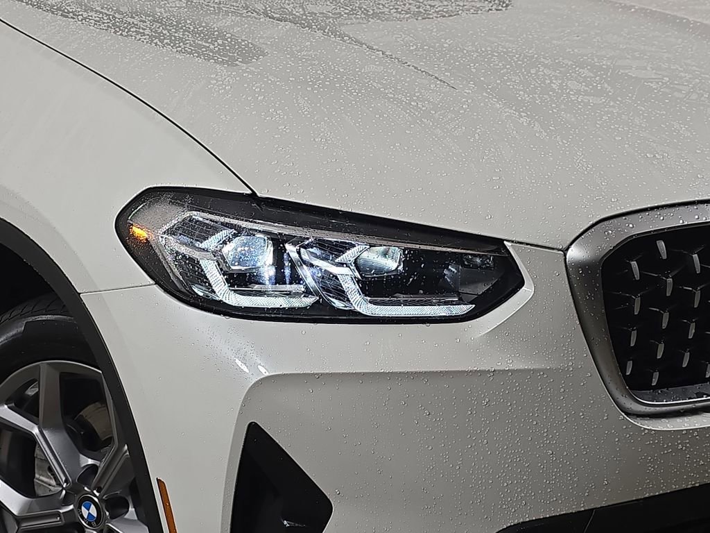 Certified 2025 BMW X4 xDrive30i w/ Premium Package image 36